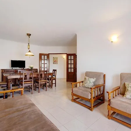 Casa Avenida Лагуш